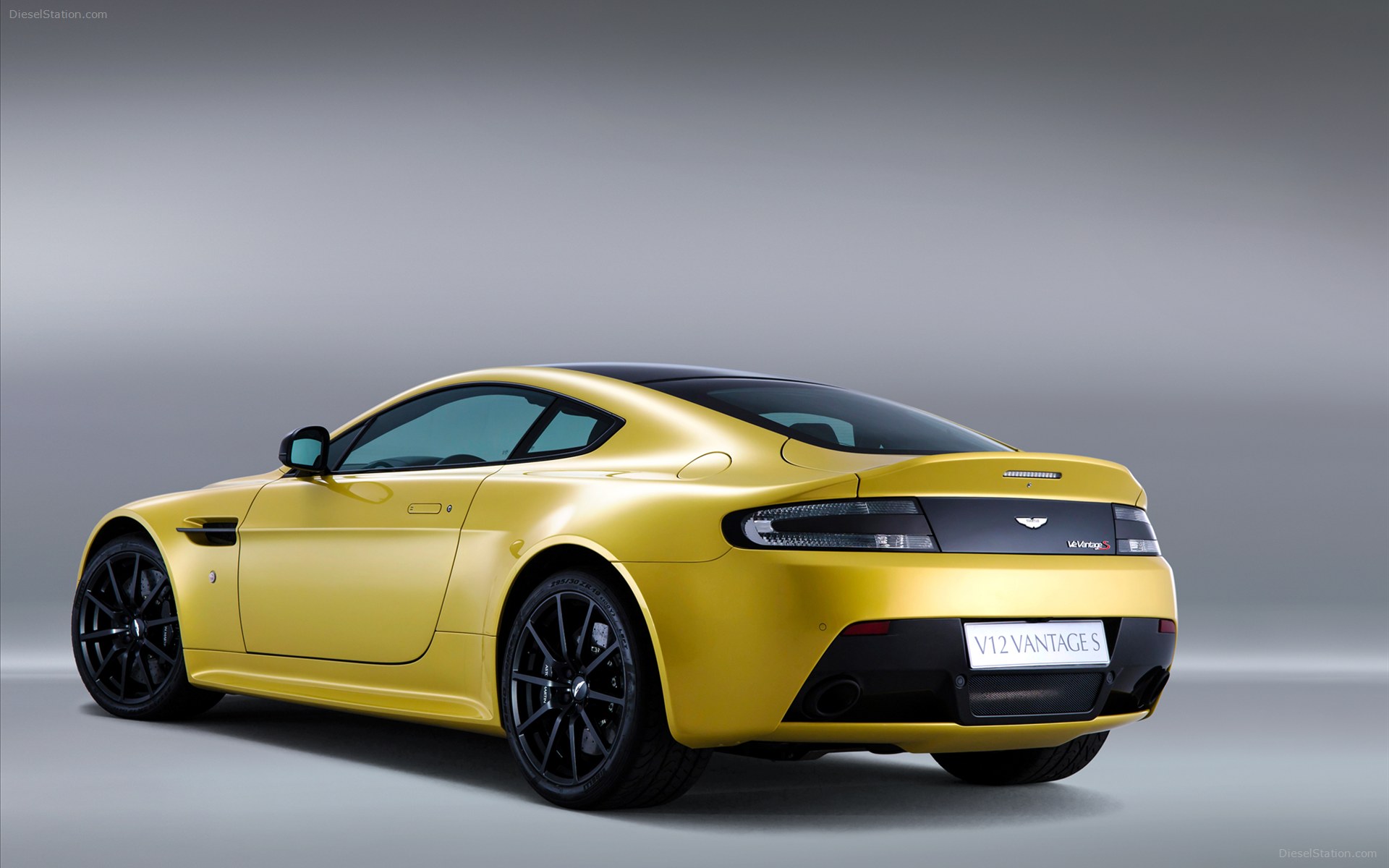 Aston Martin V12 Vantage S 2014